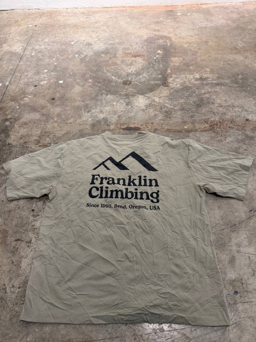 Franklin Climbing Graphic T-Shirt logo olive size 10