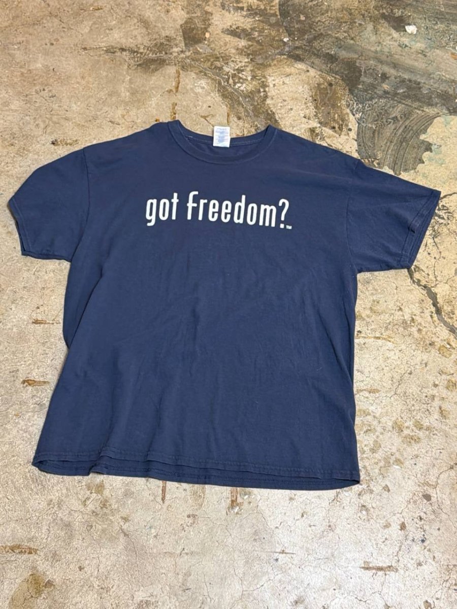 Gildan graphic t-shirt got freedom? navy XL
