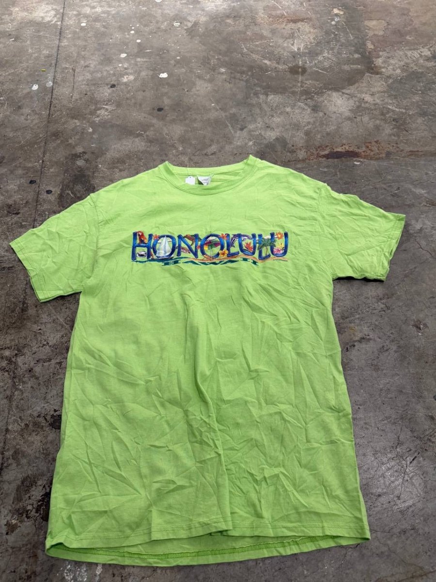 Hanes graphic T-shirt Honolulu Hawaii green size M