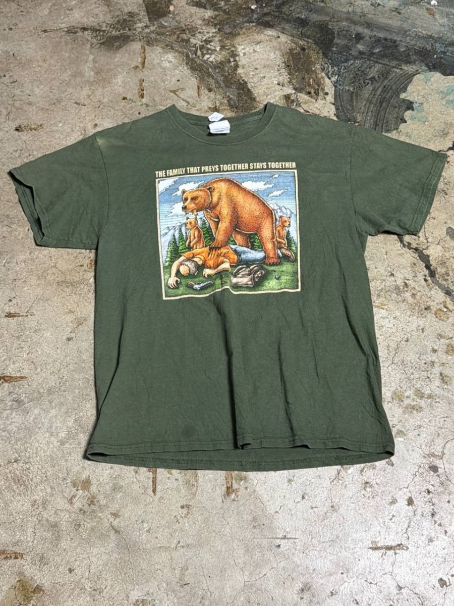 Port & Co graphic t-shirt bear graphic green L