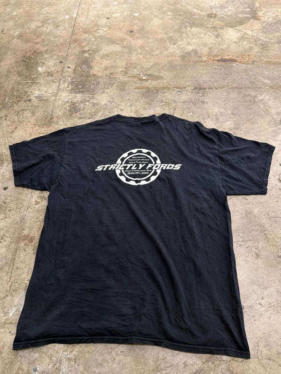 Fruit of the Loom graphic T-shirt Strictly Fords black size XL