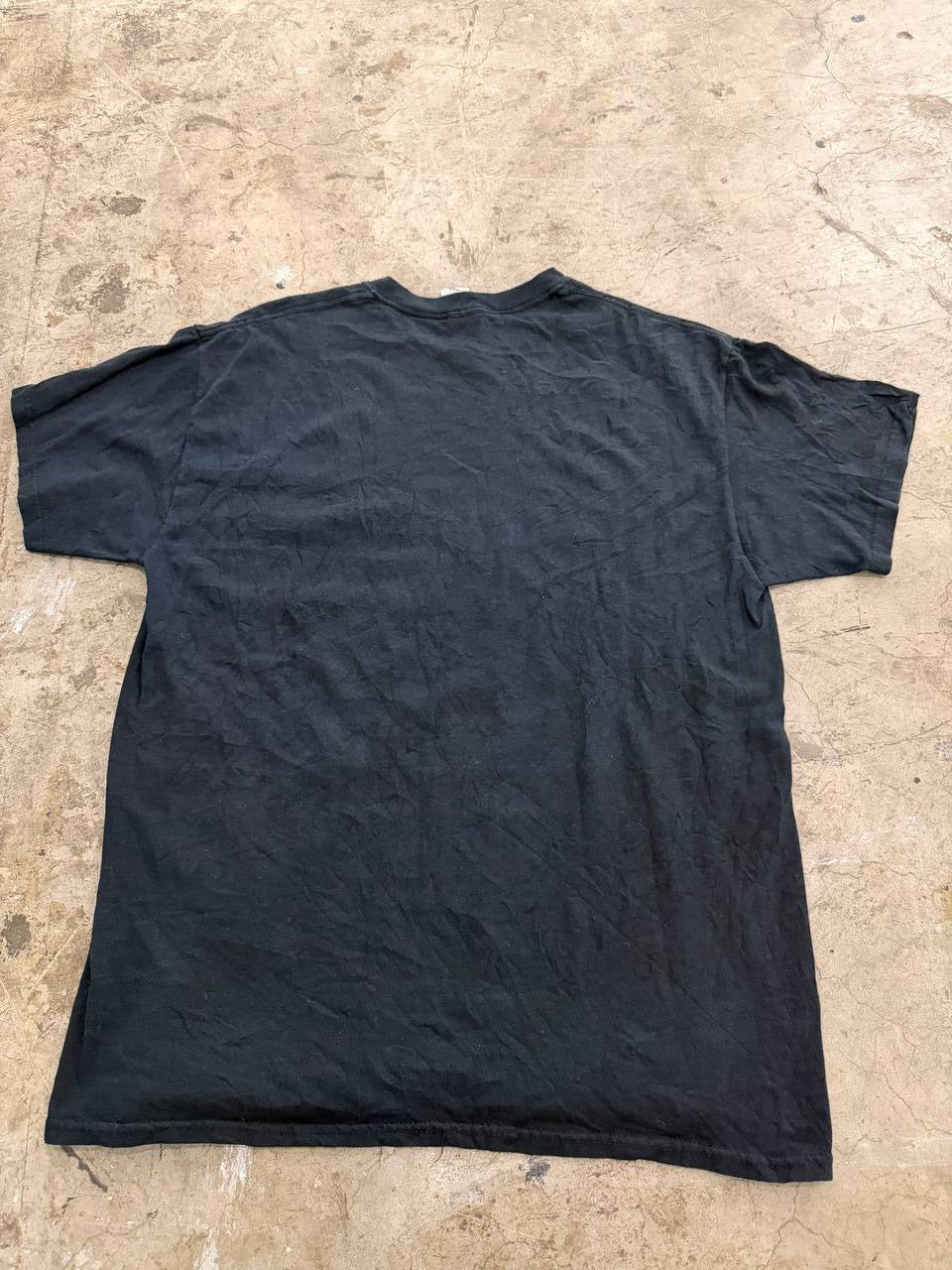 Gildan Graphic T-Shirt Bear Grills Black Size L