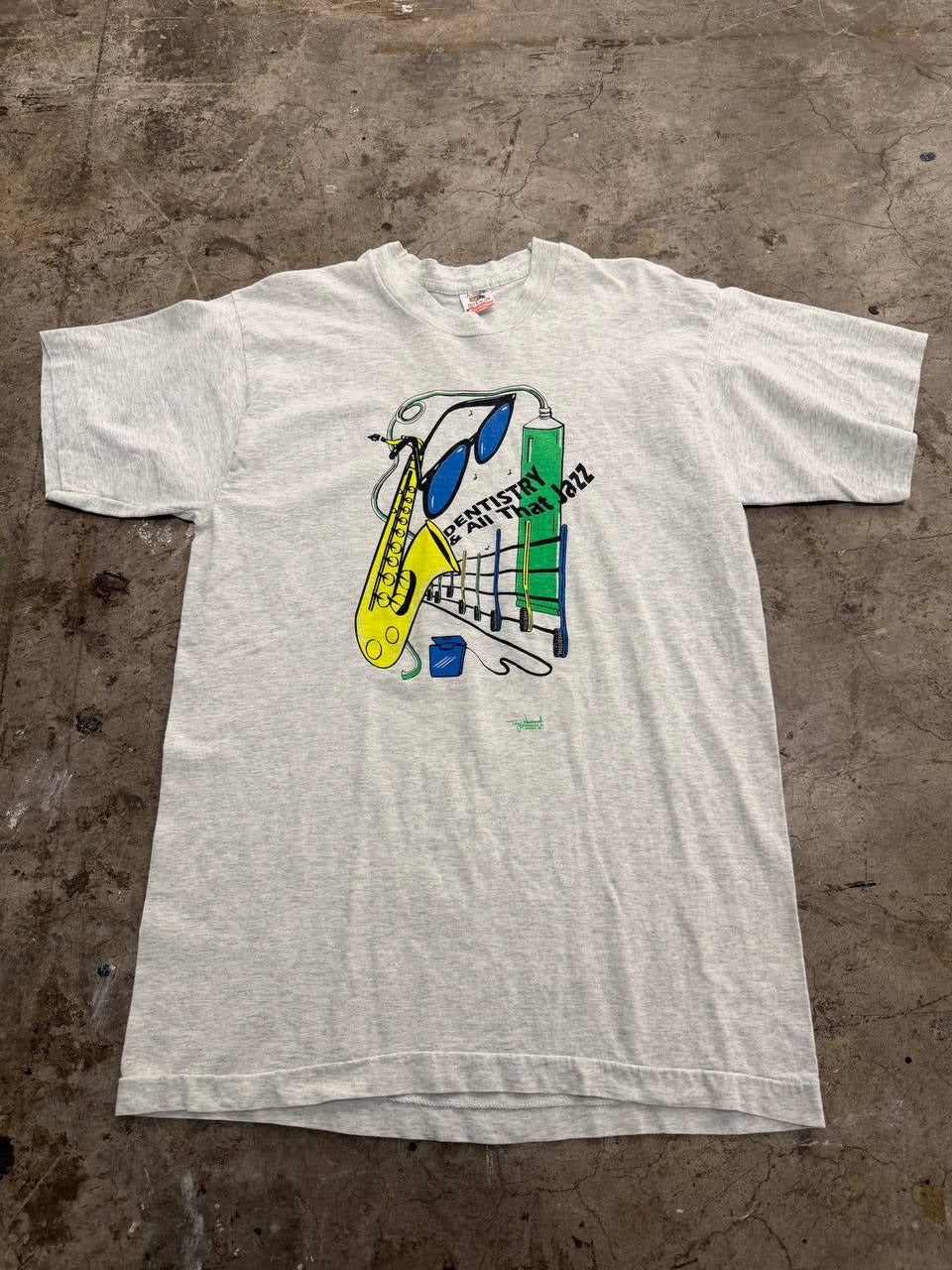 Fruit of the Loom Smooth Jazz Tシャツ Fruit of the Loom Graphic T-Shirt – Jazz Art White Size L