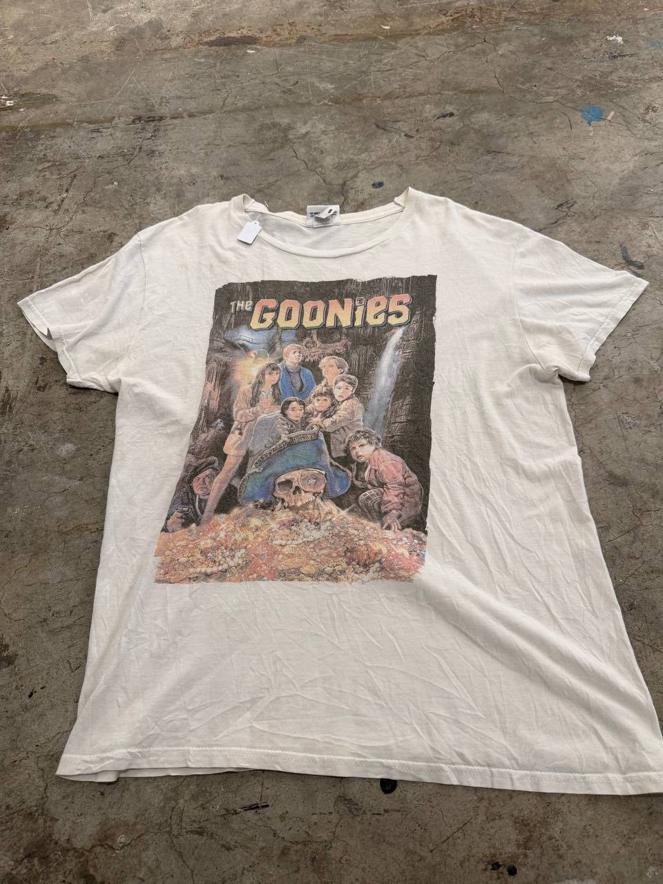 The Goonies graphic t-shirt movie print white size L