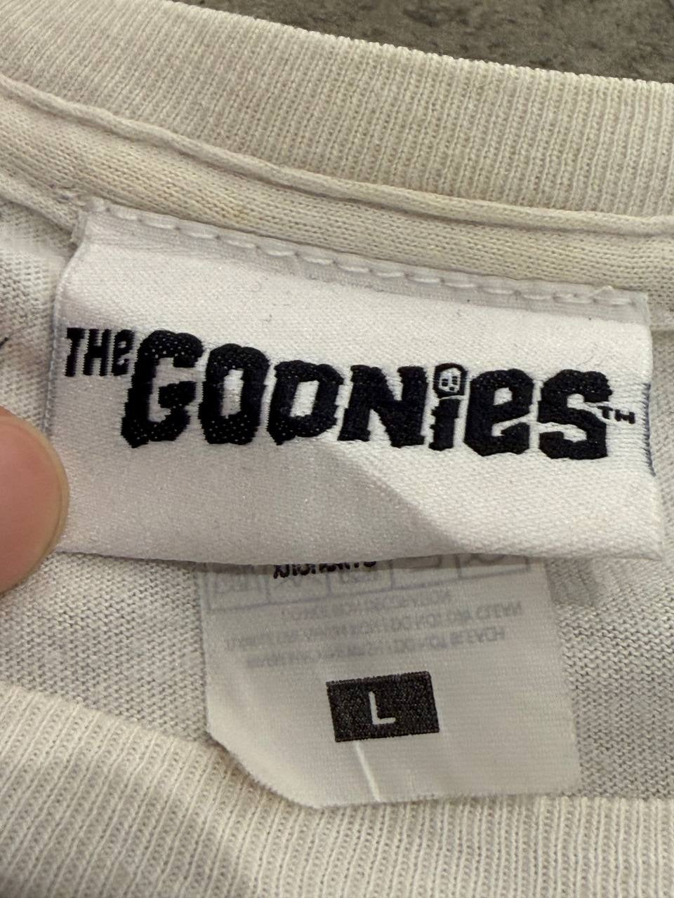 The Goonies graphic t-shirt movie print white size L