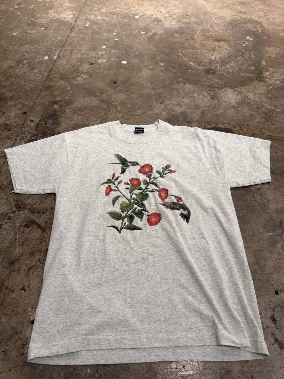 Fruit of the Loom graphic t-shirt hummingbird floral grey size L