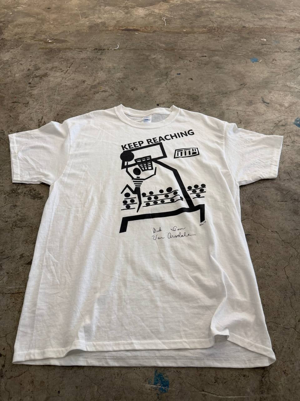 Port & Company Graphic T-Shirt Keep Reaching White L