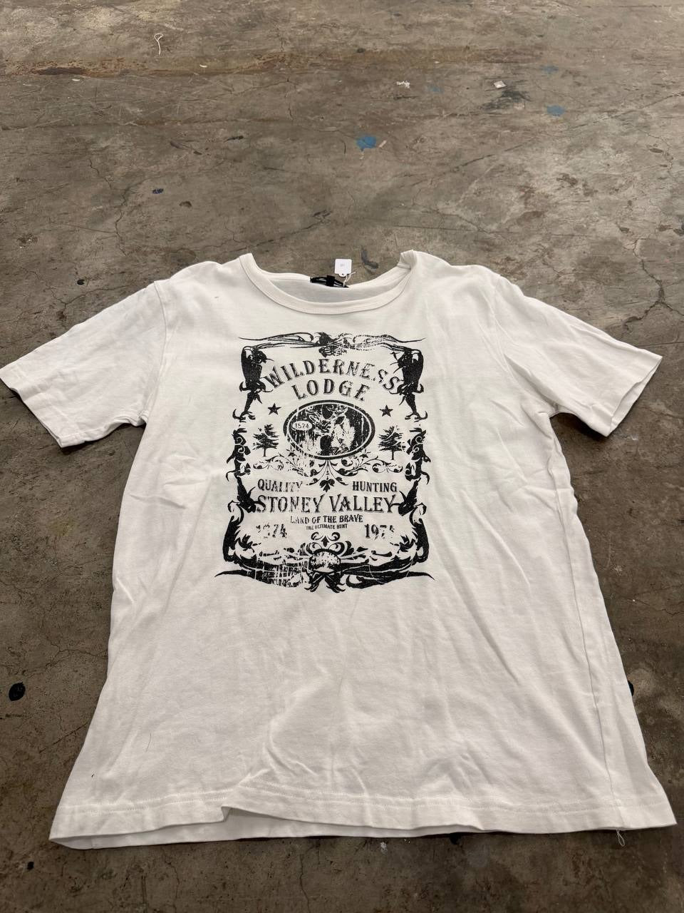 Mind Games Graphic T-Shirt Wilderness Lodge White XL