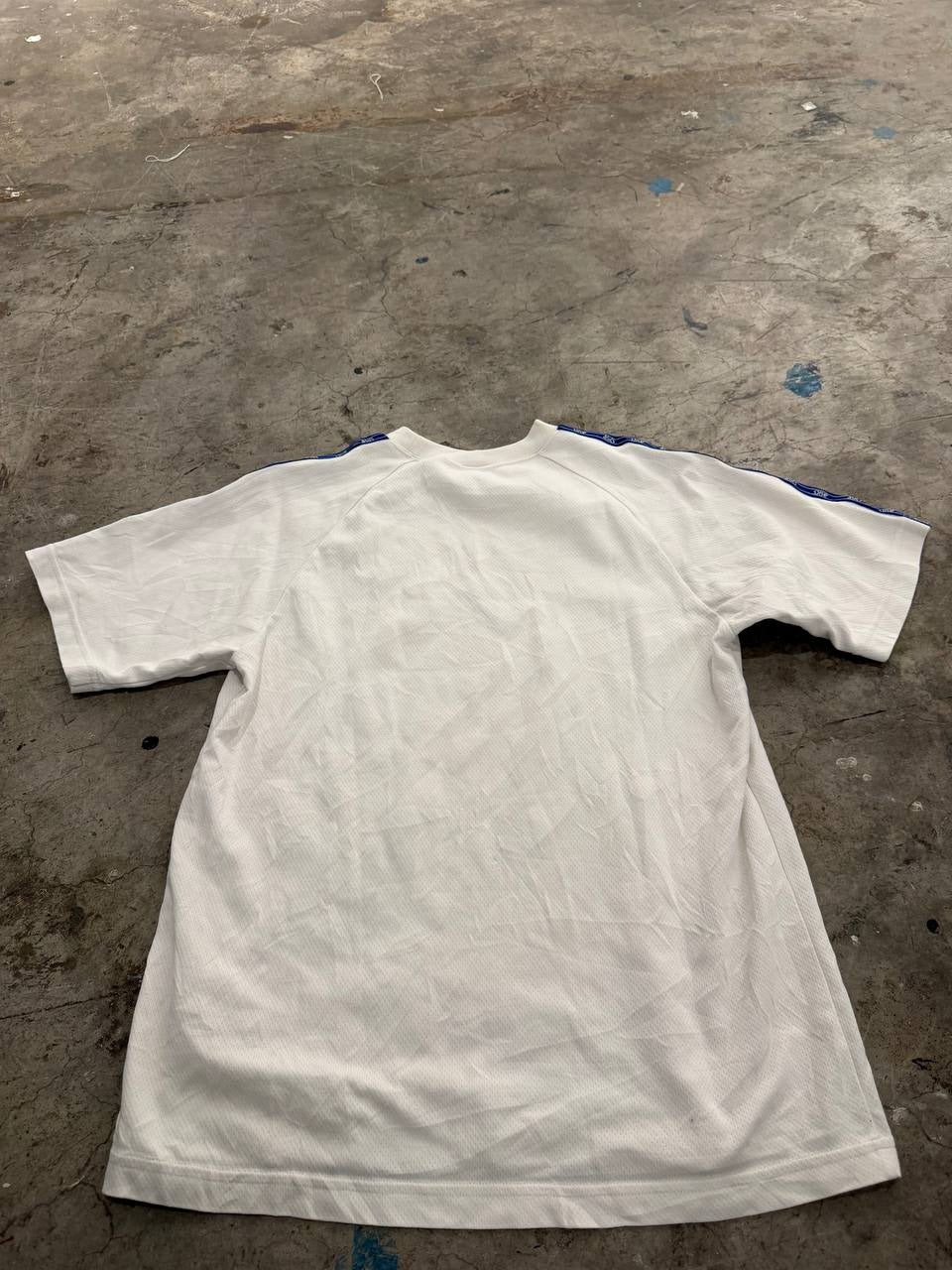 Asics t-shirt embroidered logo white