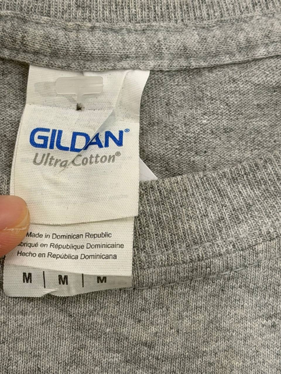 Gildan graphic T-shirt cleverly disguised print grey M