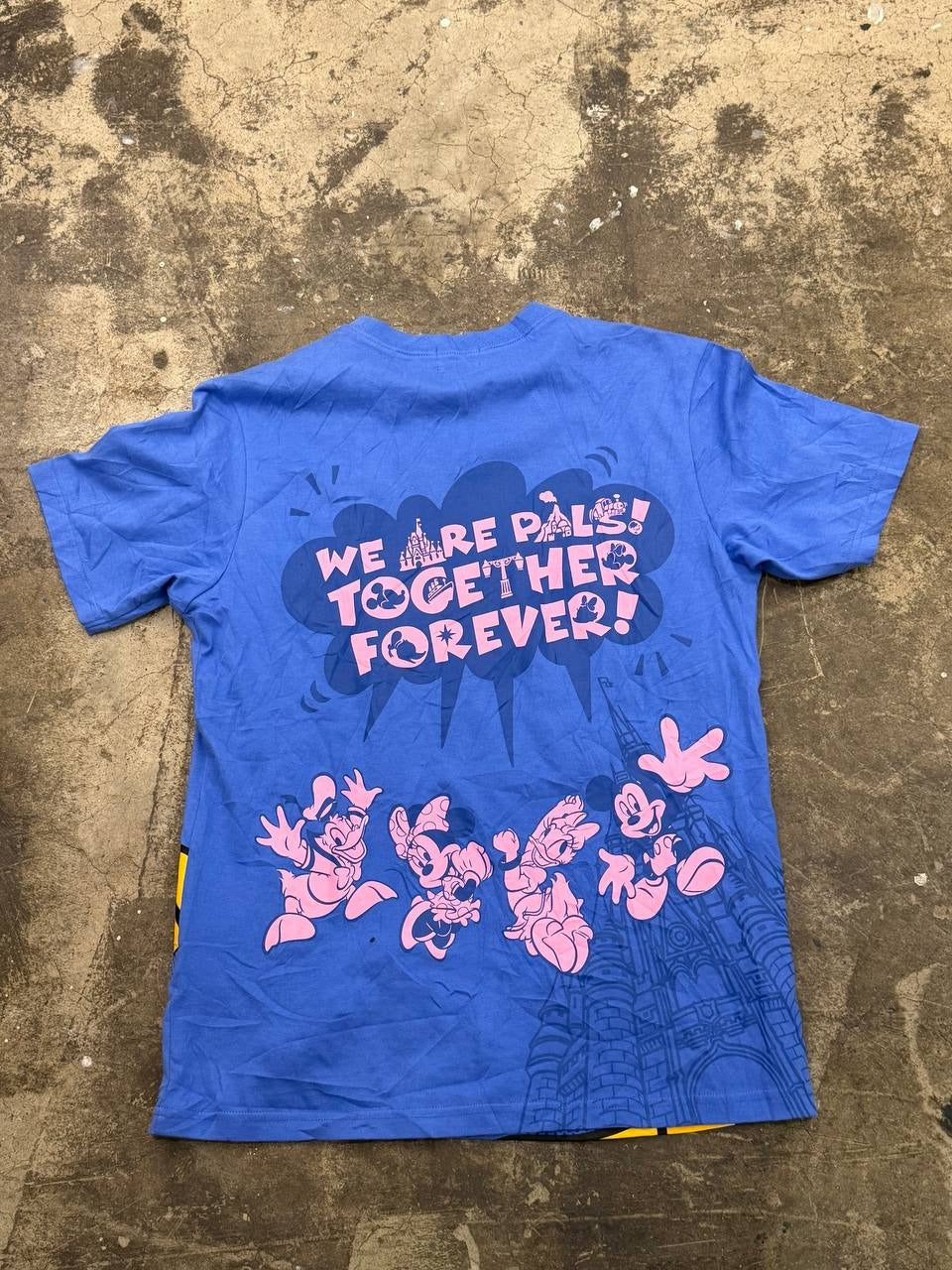 Disney T-Shirt featuring Donald Duck graphic in blue, size M