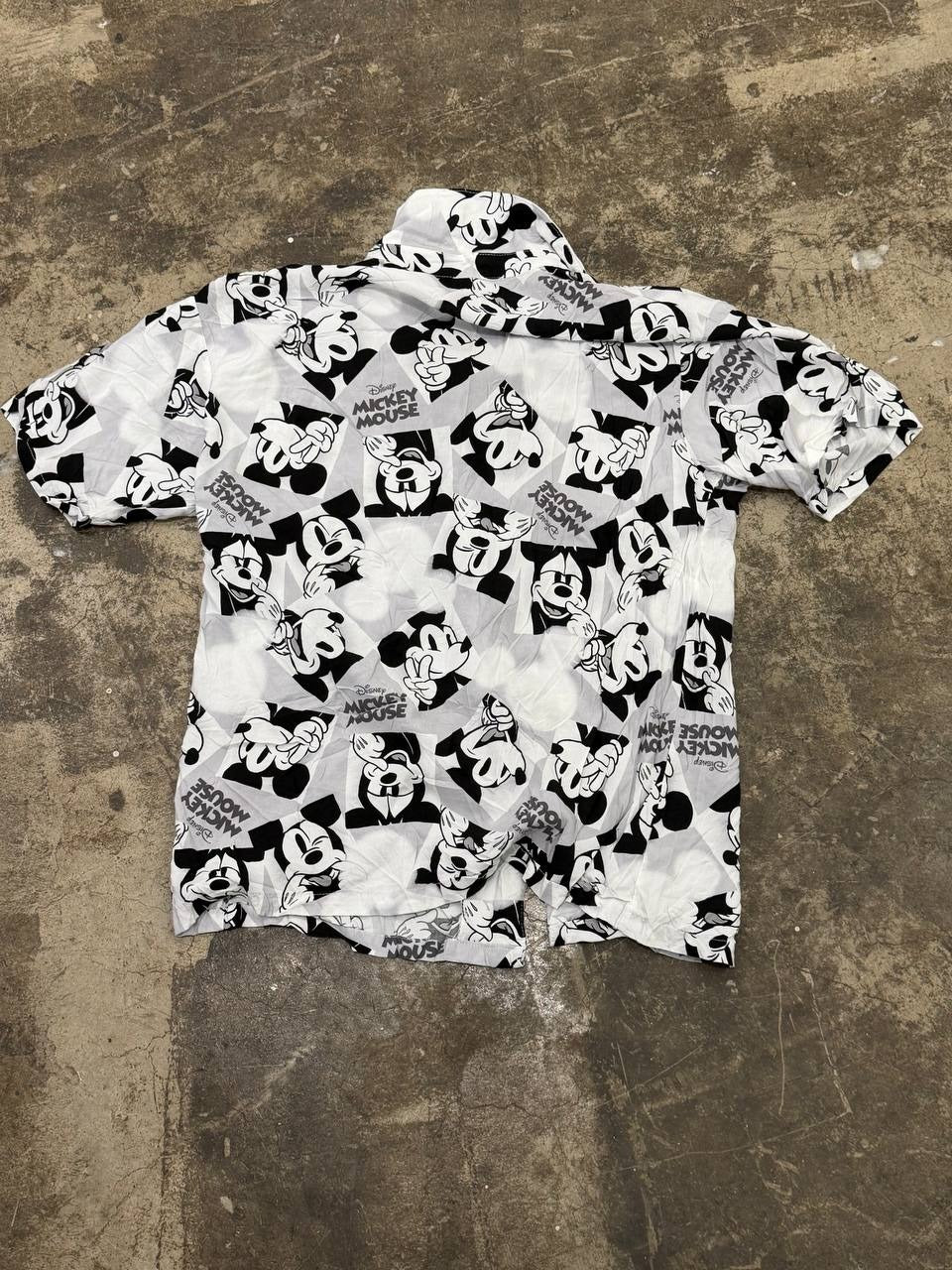 Disney graphic shirt Mickey Mouse black and white M