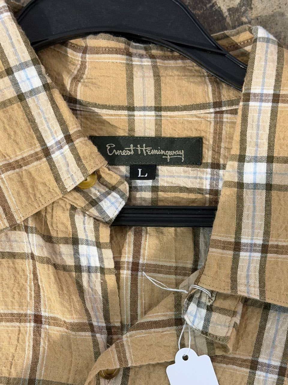 Ernest Hemingway button-up shirt plaid beige L