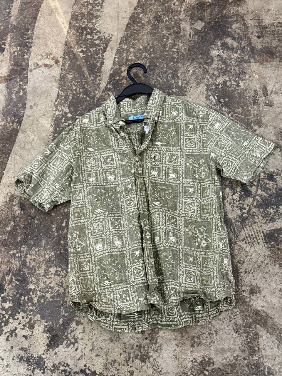 Majun button-up shirt with intricate print in green L