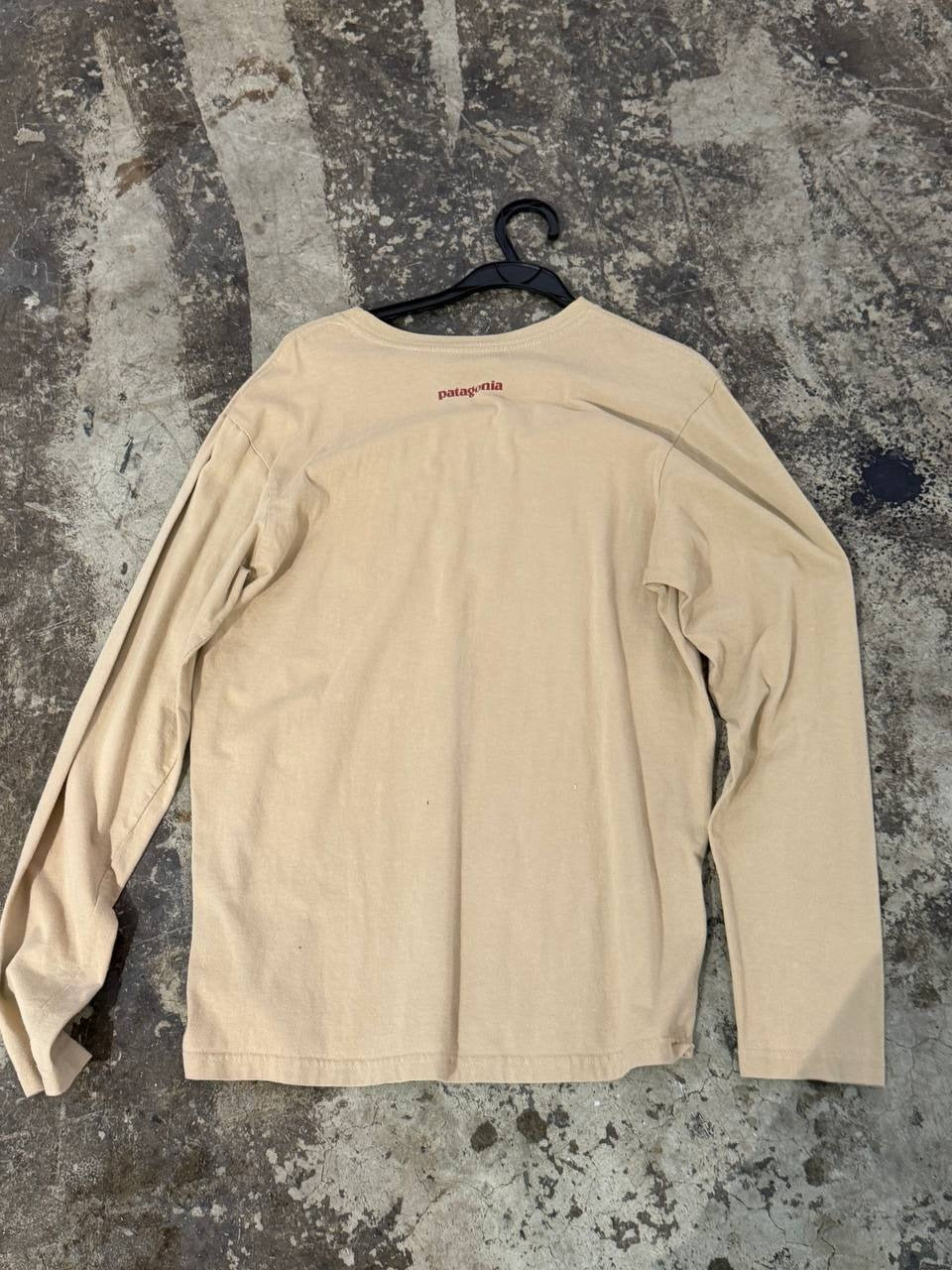 Patagonia Graphic Long Sleeve T-Shirt gas pump beige M