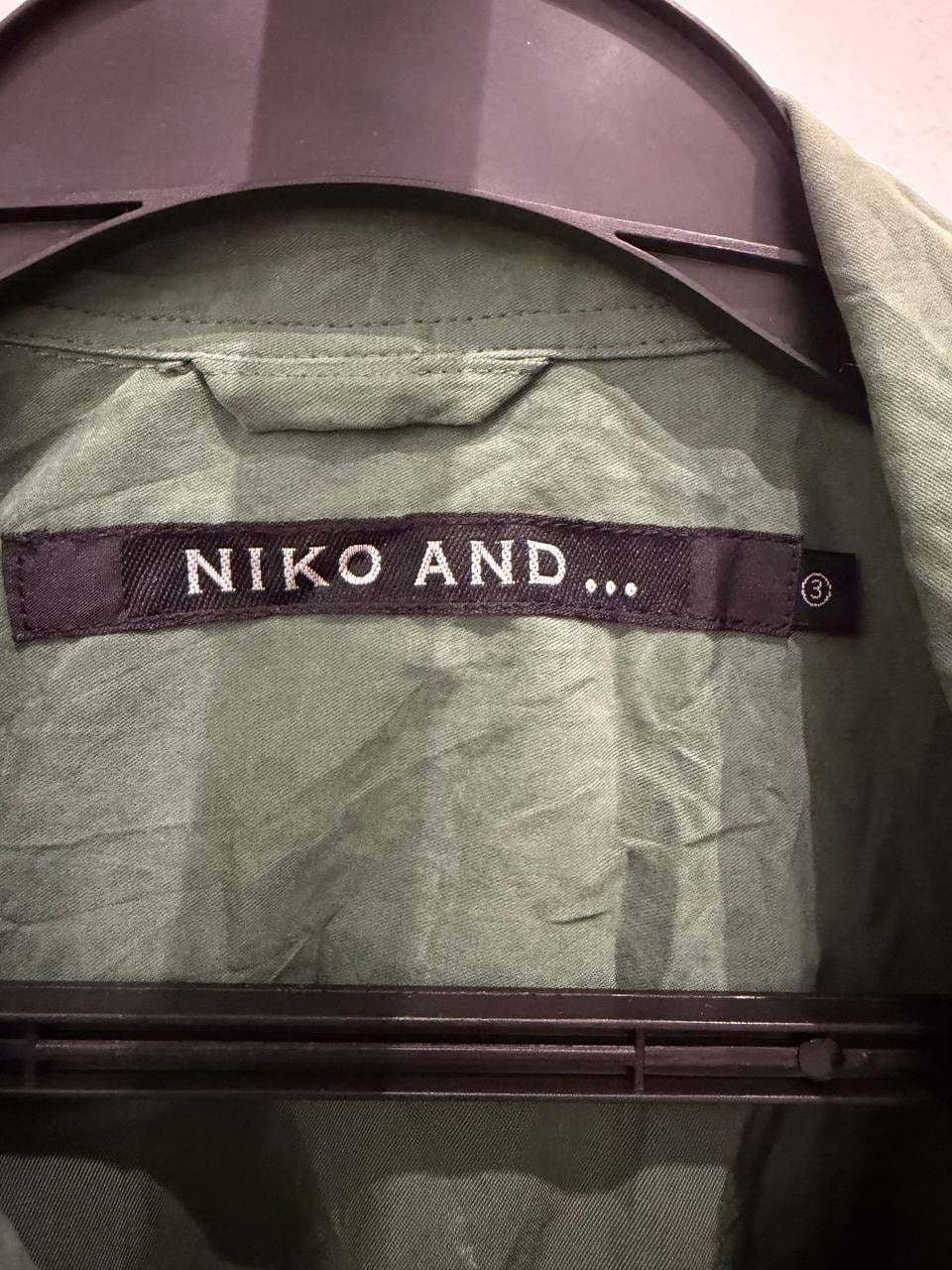 NIKO AND... button up shirt green L