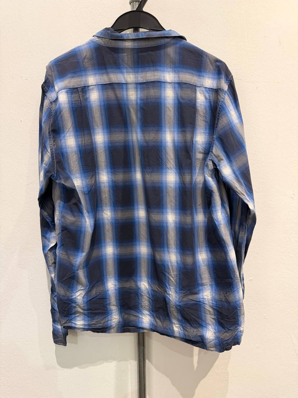 Wrangler button up shirt plaid blue large