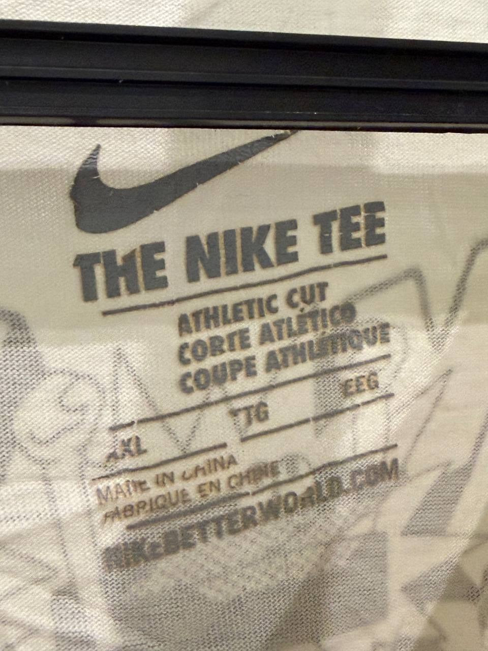 Nike graphic t-shirt playful design off white XL