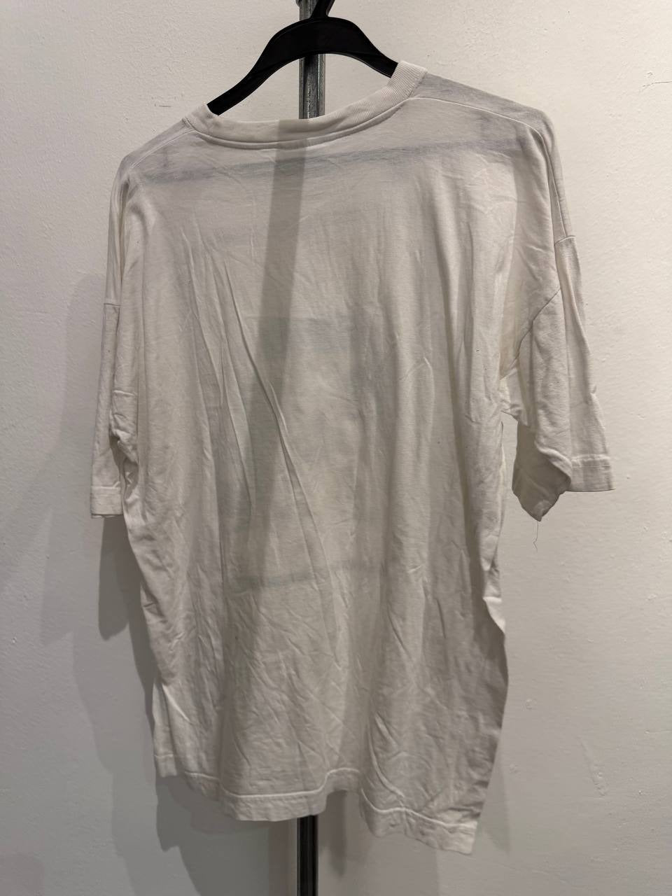 Guinness Graphic T-Shirt featuring St. James's Gate design in white size XL