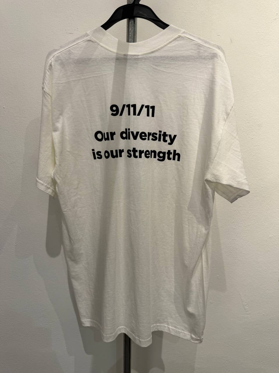 Classic Platinum Graphic T-Shirt front design white L