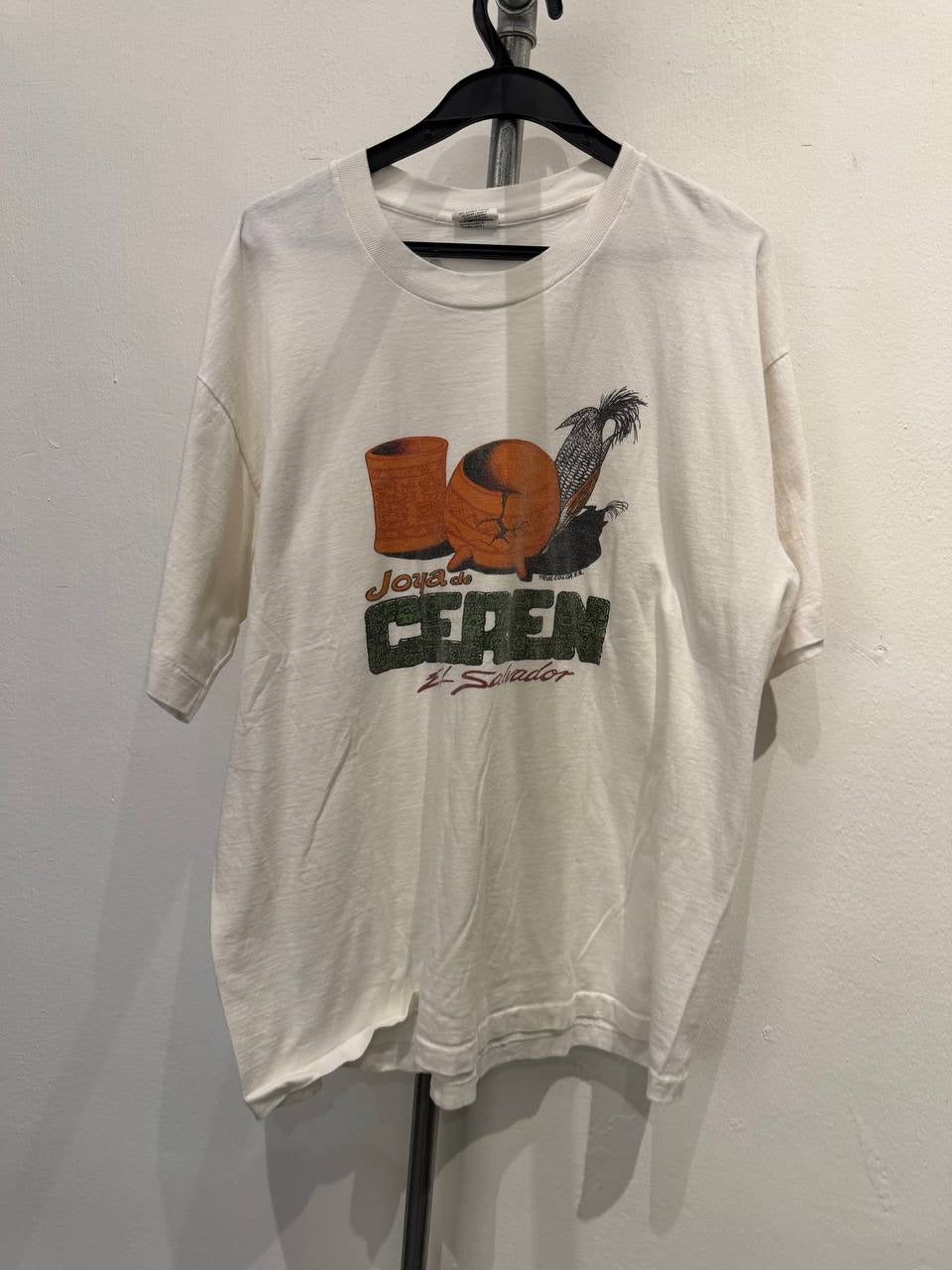 El Atleta Graphic T-Shirt Salvadoran print cream XL