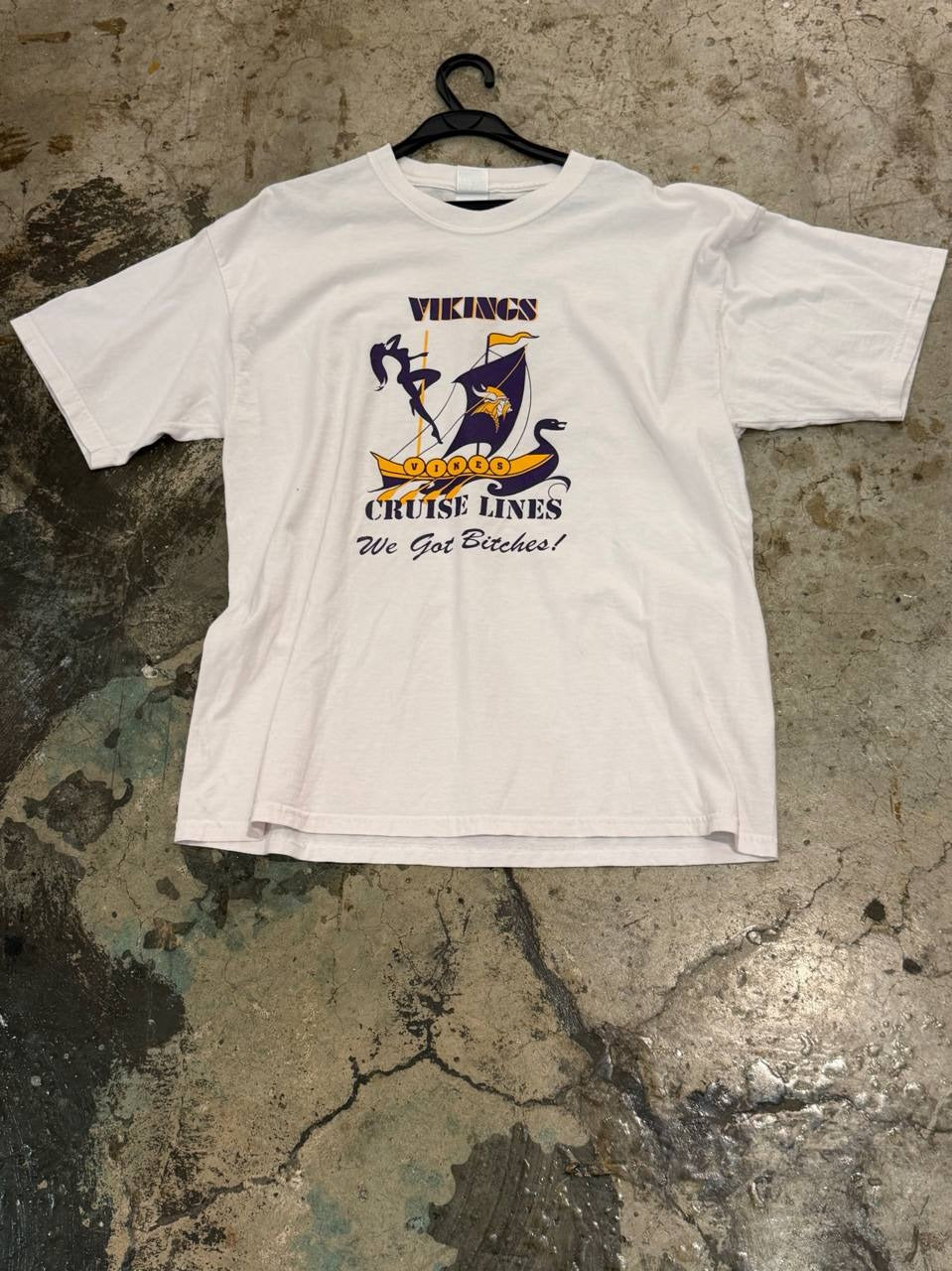 Gildan Graphic T-Shirt Vikings Cruise Lines White XL