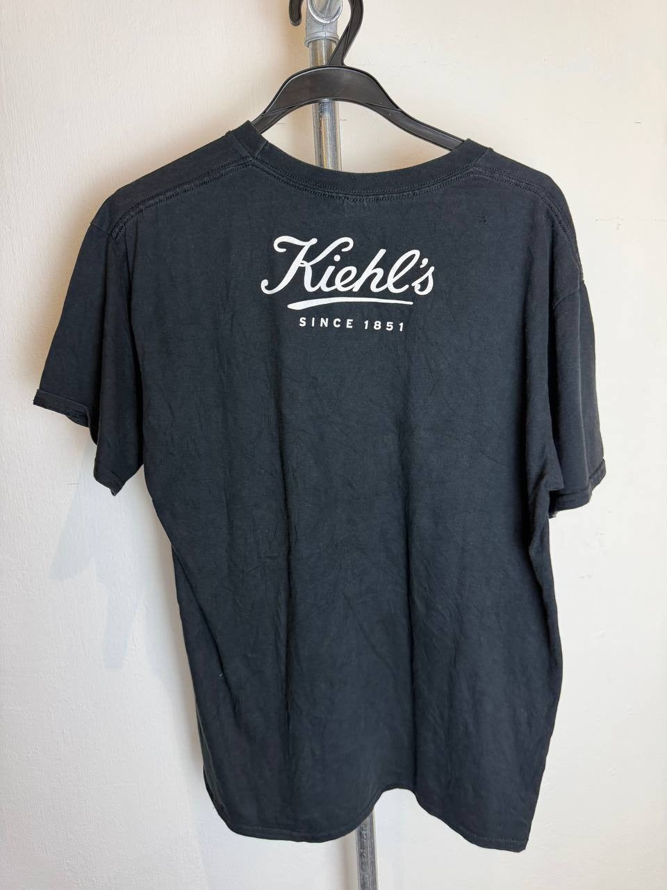 Gildan graphic t-shirt Kiehl's heart design black L