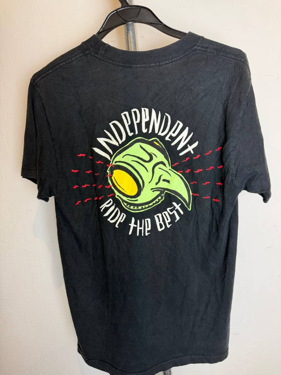 Independent graphic t-shirt black M