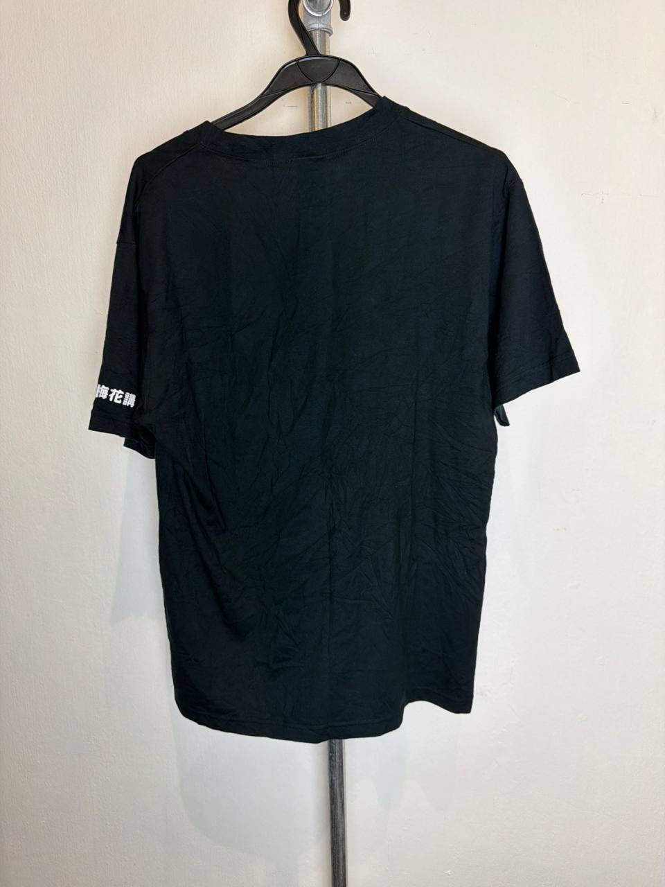 Oasis graphic t-shirt black with flower design M