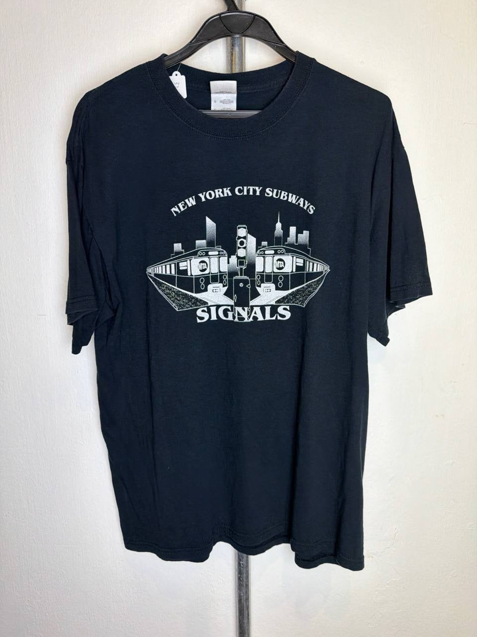 Fruit of the Loom graphic t-shirt New York City Subways signals black L