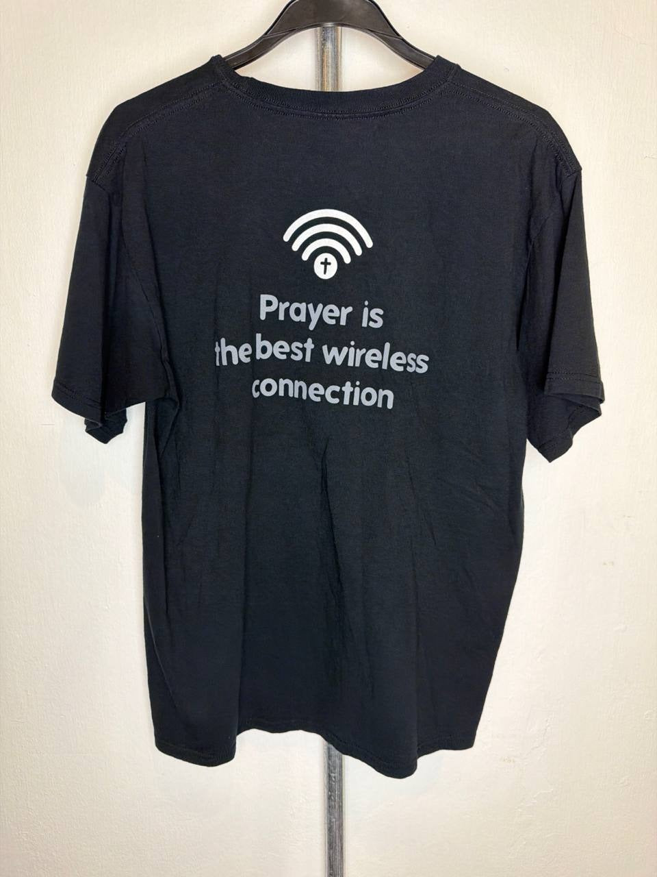 Not stated graphic t-shirt Prayer is the best wireless connection black L
