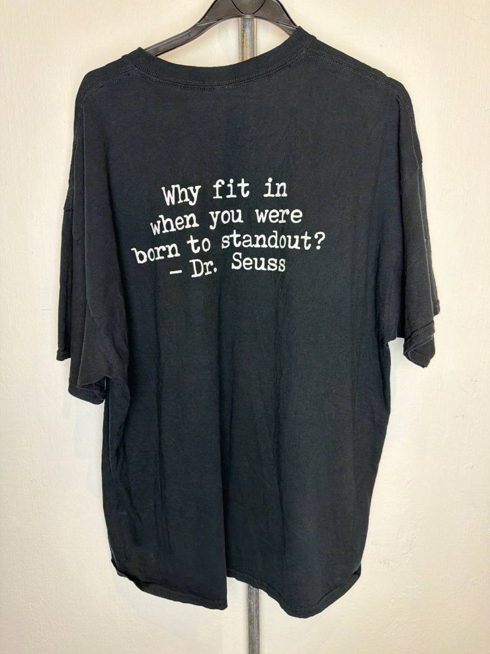Gildan graphic T-Shirt black with Dr. Seuss quote 2XL