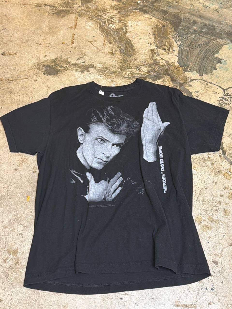 David Bowie graphic t-shirt featuring 'Heroes' design in black L