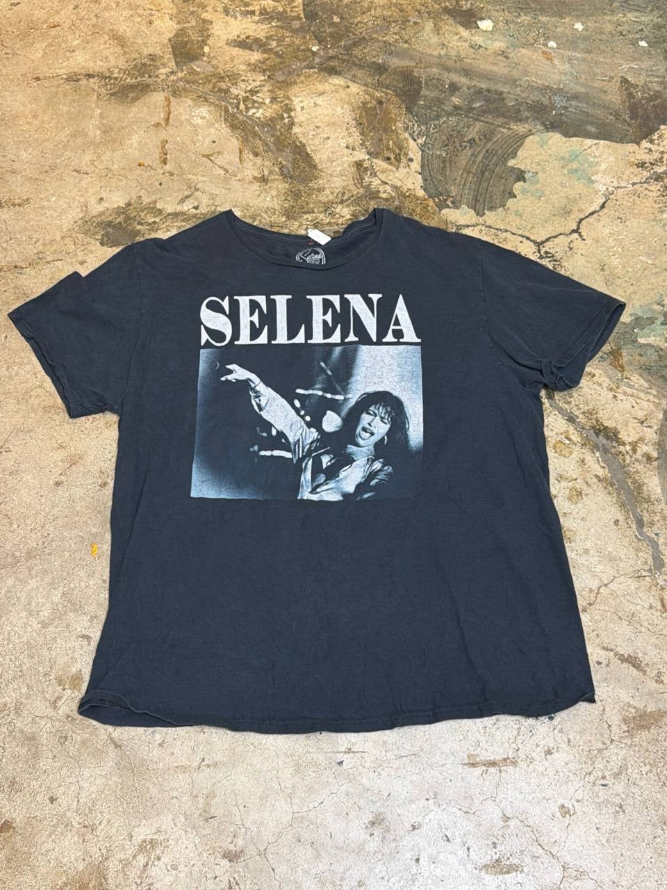 Selena Graphic T-Shirt black XL