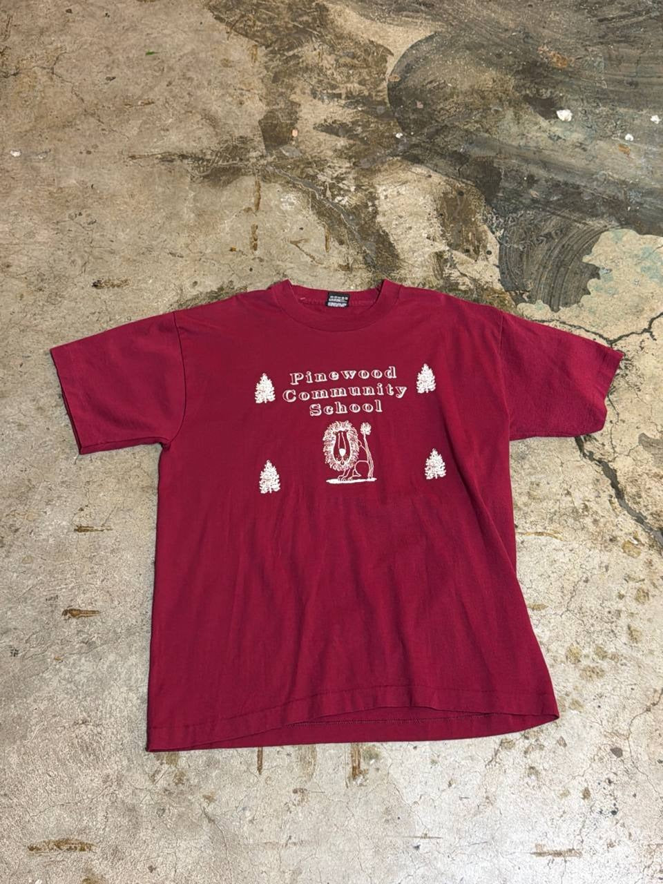 Fruit of the Loom graphic t-shirt Pinewood Community School Burgundy L