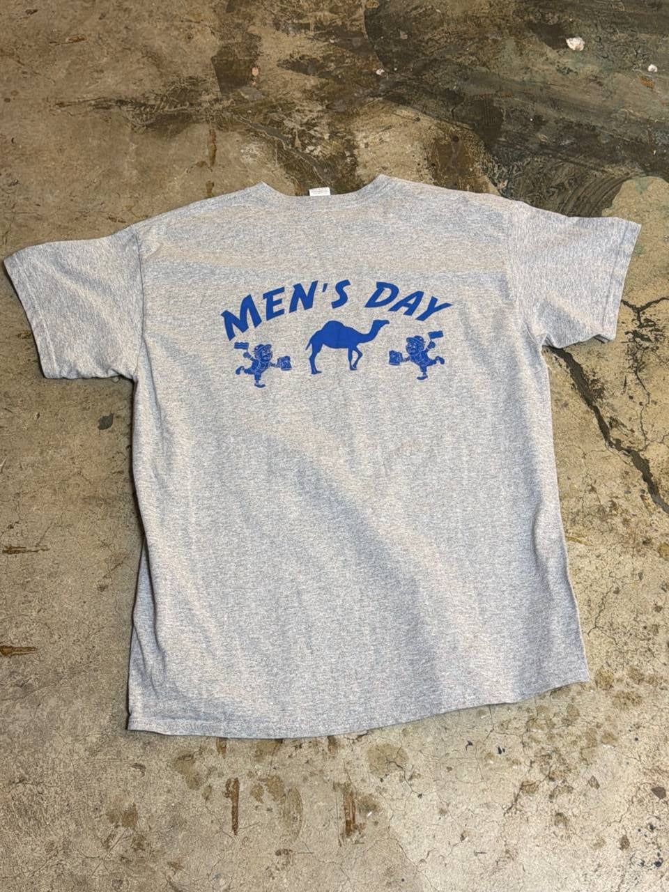 Gildan graphic t-shirt with camel design grey L